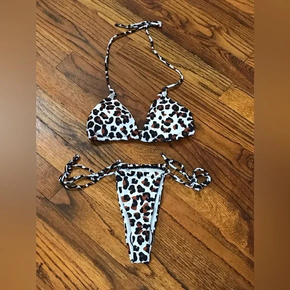 Leopard Cheetah Animal Print 2 Pc Thong String Bikini New 
Size Small 4 - 6 - Picture 4 of 11